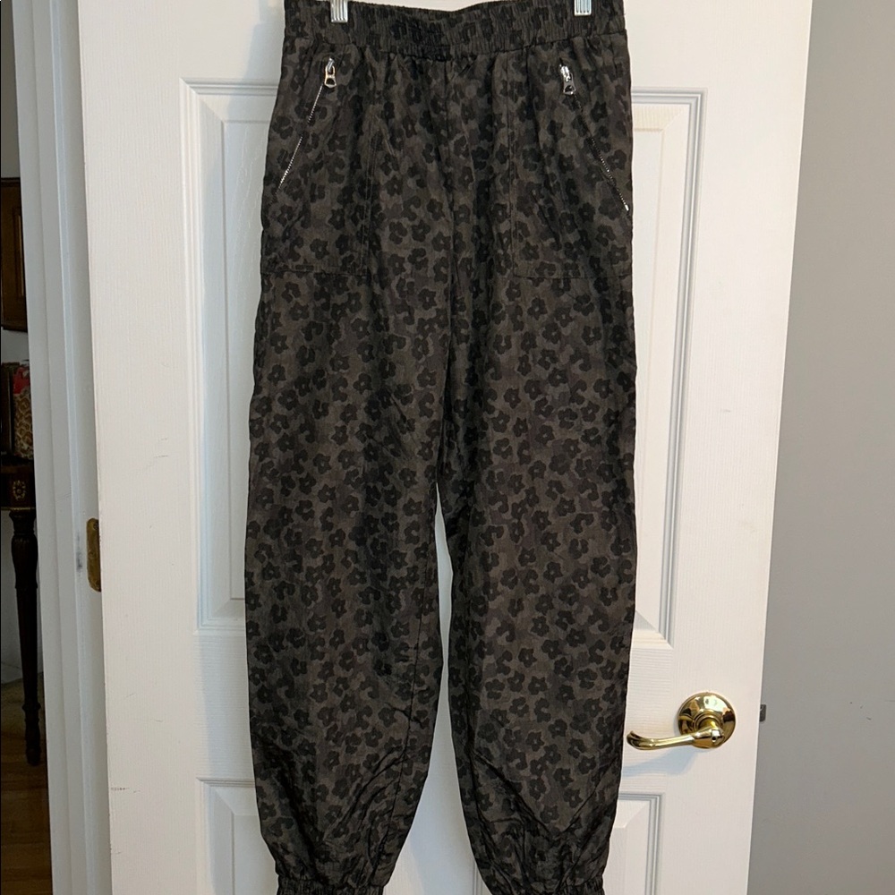 Varley Beckett Camo Joggers - Picture 4 of 15